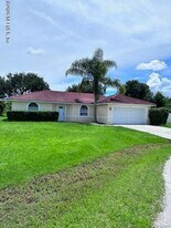 9 Lyons Pl in Palm Coast, FL - Building Photo