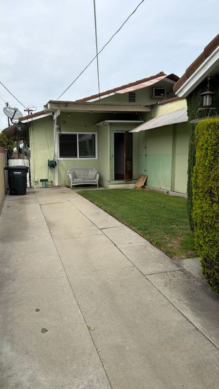 9615 Walnut in Bellflower, CA - Building Photo - Building Photo