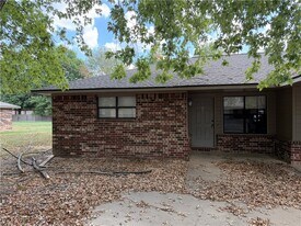 4003 S Carol Pl in Rogers, AR - Building Photo