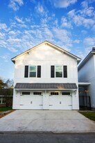 ADORABLE 2/1 APARTMENT CLOSE TO CAMPUS! DEC MOVE IN! in College Station, TX - Building Photo