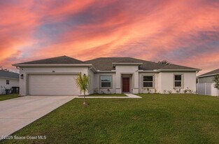 1717 Dalroy St NW in Palm Bay, FL - Building Photo