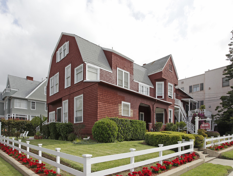The Farm House in San Diego, CA - Foto de edificio