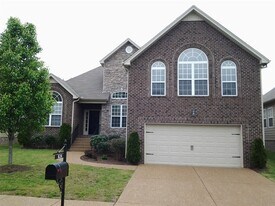 824 Daybreak Dr in Nashville, TN - Building Photo