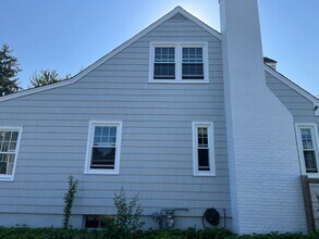 999 Oldfield Road in Fairfield, CT - Building Photo - Building Photo