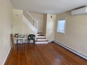 9408 157th Ave, Unit #2 in Howard Beach, NY - Building Photo - Building Photo