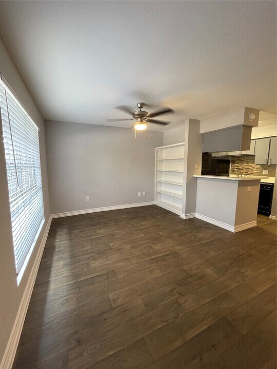 16414 Stuebner Airline Rd in Spring, TX - Building Photo