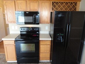 5805 Brookshadow Dr in Raleigh, NC - Foto de edificio - Building Photo