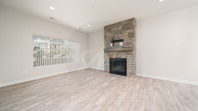 6124 Torrisdale Vw in Colorado Springs, CO - Foto de edificio - Building Photo