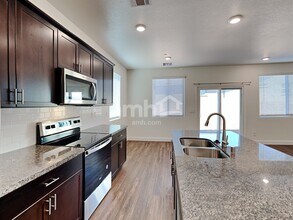 78 Foxridge Swings Ln in Henderson, NV - Building Photo - Building Photo
