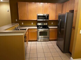 2813 Bloomfield Ln, Unit 206 in Wilmington, NC - Building Photo