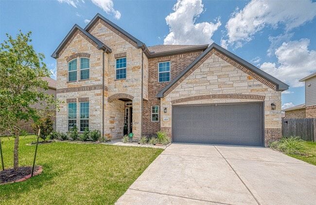 9207 Secretariat Ln in Mont Belvieu, TX - Building Photo - Building Photo