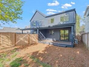 6255 SE 49th Ave in Portland, OR - Building Photo - Building Photo