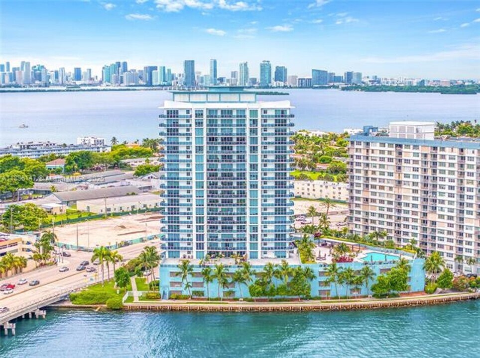 1881 79th Street Causeway in North Bay Village, FL - Building Photo