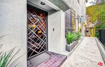 800 Westmount Dr in West Hollywood, CA - Building Photo - Building Photo