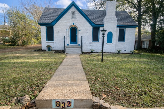 832 S Bois D Arc Ave in Tyler, TX - Building Photo - Building Photo