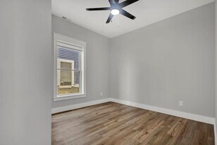 307 W Kenwood Dr in Bloomington, IN - Building Photo