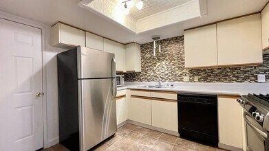 2221 King Ct in San Luis Obispo, CA - Building Photo - Building Photo