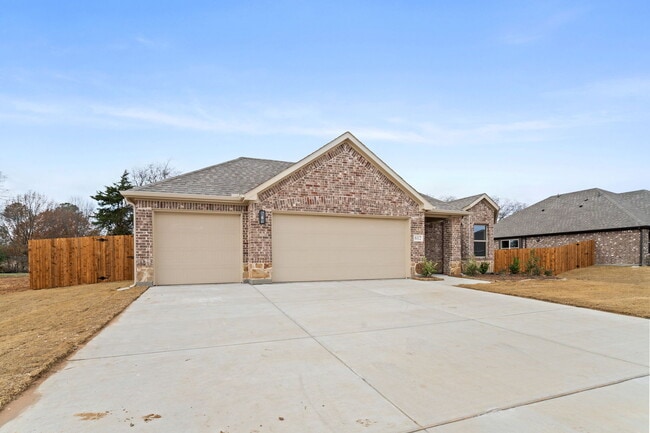 612 Kyle Dr in Tioga, TX - Building Photo - Building Photo