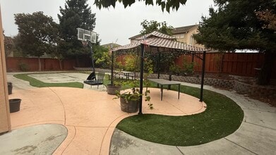 312 Wetlands Edge Rd in American Canyon, CA - Building Photo - Building Photo