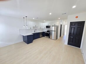 1012 W Lanvale St-Unit -3 in Baltimore, MD - Building Photo - Building Photo