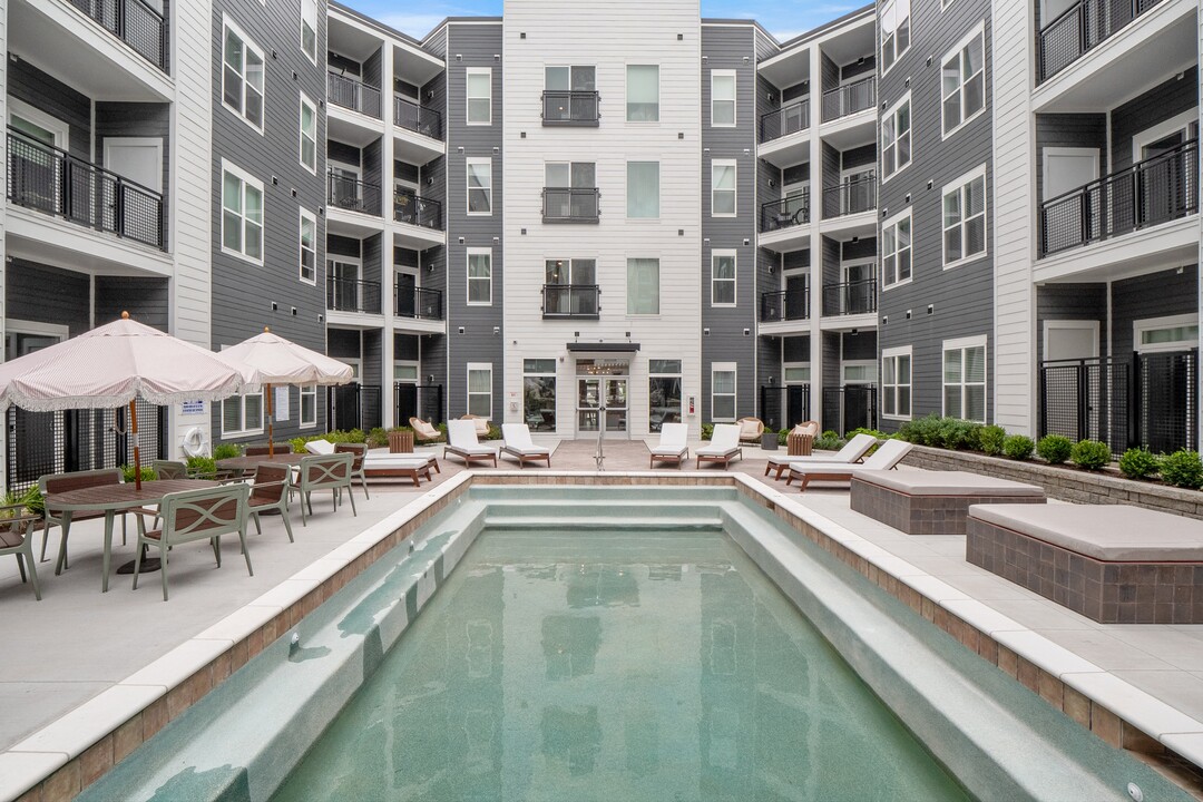 The Oliver in St. Louis, MO - Building Photo