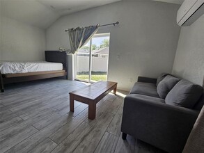 12235 Manado St in Orlando, FL - Building Photo - Building Photo