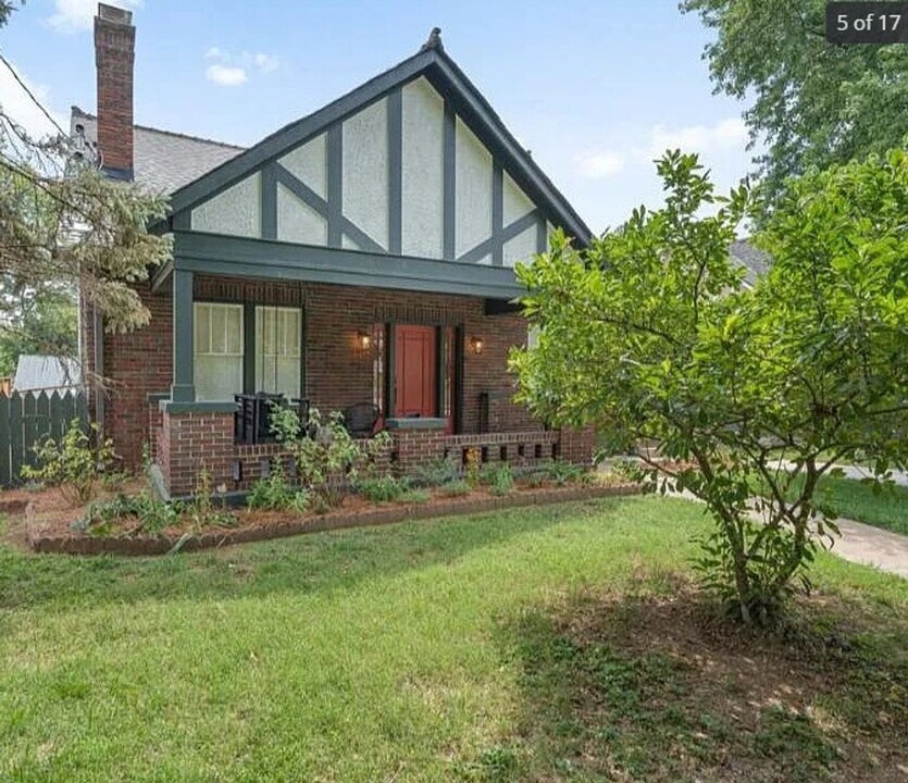 1002 Fairwin Ave in Nashville, TN - Building Photo