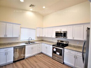 42148 W Cheyenne Dr in Maricopa, AZ - Foto de edificio - Building Photo