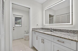 488 NW 13th St in Boca Raton, FL - Building Photo - Building Photo