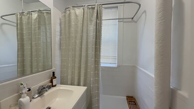 65 Park Dr, Unit 2 in Boston, MA - Building Photo - Building Photo