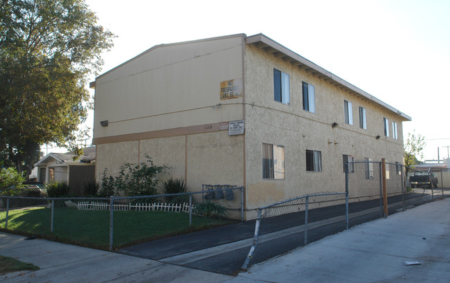 11218 Emelita St in North Hollywood, CA - Building Photo - Building Photo