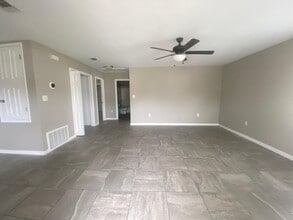 7457 Harvest Village Ct in Navarre, FL - Building Photo - Building Photo