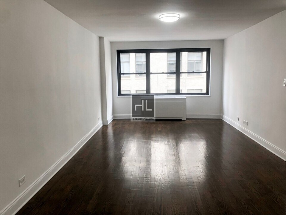 5 AVENUE, Unit 12E in New York, NY - Foto de edificio