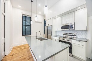 1121 Dayton St in Cincinnati, OH - Building Photo