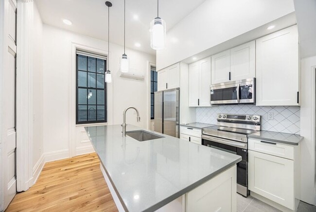 property at 1121 Dayton St