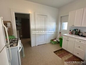 18 Medfield St, Unit B1 in Boston, MA - Foto de edificio - Building Photo