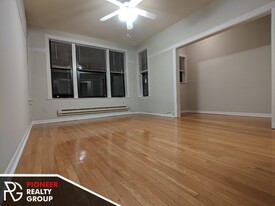 725 W Barry Ave, Unit B1 Apartamentos