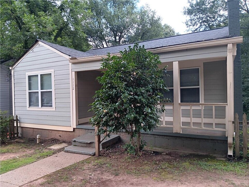 1112 Regent St SW in Atlanta, GA - Building Photo