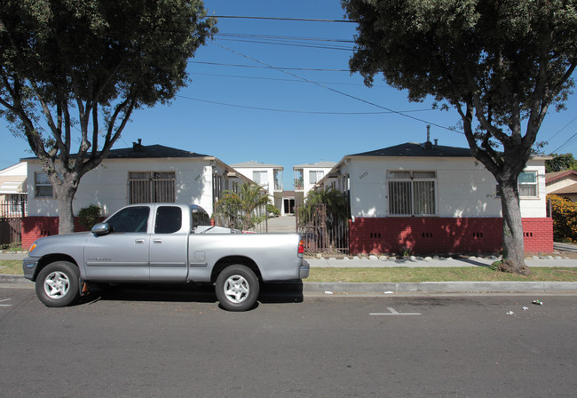 6055 Fishburn Ave in Huntington Park, CA - Foto de edificio - Building Photo