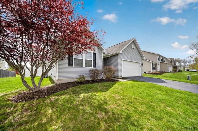 5472 Alfreton Dr in Clay, NY - Building Photo - Building Photo