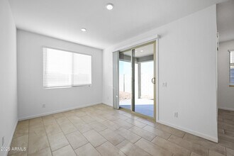 25212 W Wayland Dr in Buckeye, AZ - Building Photo - Building Photo