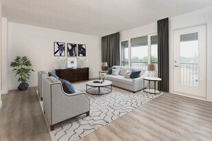 Greenbriar Apartments in Regina, SK - Building Photo