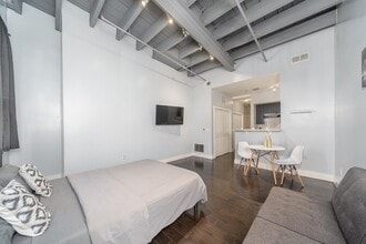235 Orient Ave in Jersey City, NJ - Building Photo - Building Photo