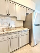 212 Phoenetia Ave in Coral Gables, FL - Building Photo - Building Photo