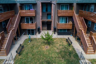 Pendleton Heights Apartments in Kansas City, MO - Building Photo - Building Photo