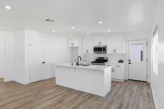 4723 Albury Ave in Lakewood, CA - Building Photo - Building Photo