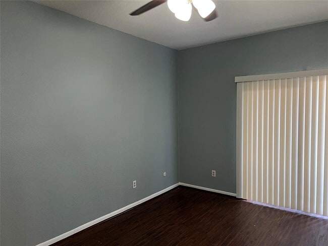 8100 Cambridge St in Houston, TX - Building Photo - Building Photo
