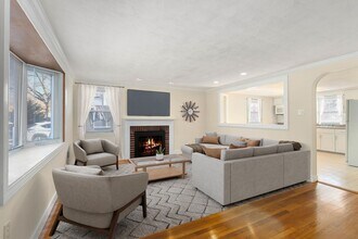 188 Lexington St in Newton, MA - Building Photo - Building Photo