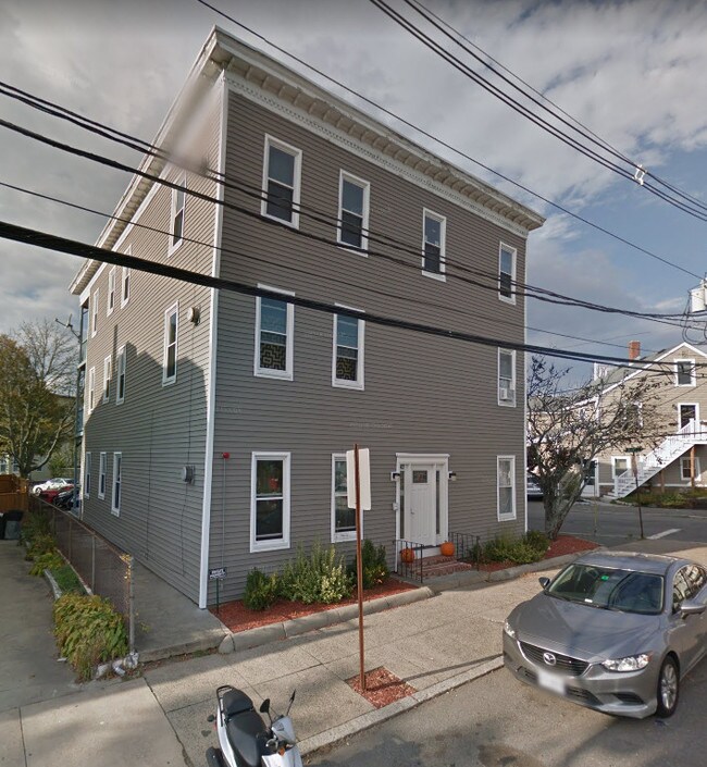 42 Beckford St Rentals in Beverly, MA