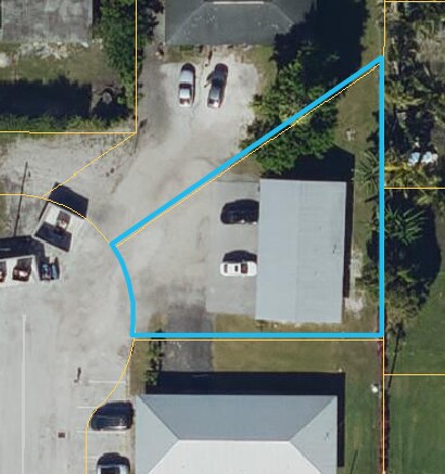 323 NW 15th St, Unit 323 in Belle Glade, FL - Foto de edificio